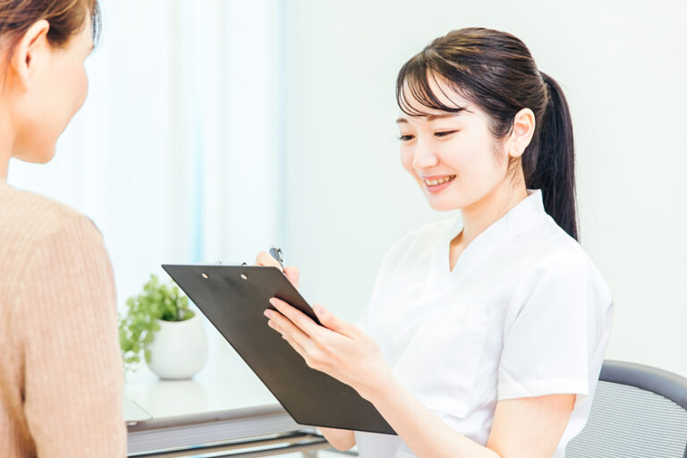 女性看護師